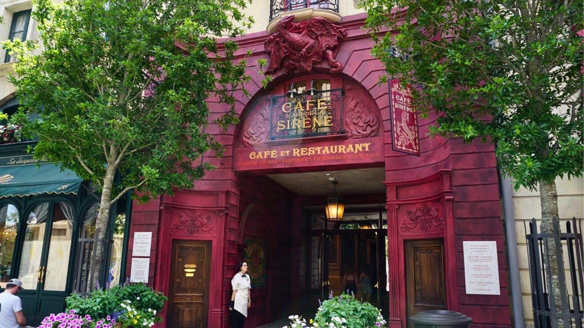 Epic Universe Cafe L’air de la Sirène (Photo Credit WDW News Today)